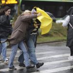 Vânt puternic în România: Avertisment meteo pentru București