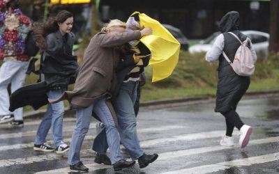 Vânt puternic în România: Avertisment meteo pentru București
