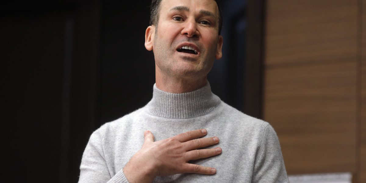 Consiliul General a aprobat împărțirea miliardelor din impozitul pe venit pentru 2026 Consiliul General al Municipiului București (CGMB) a aprobat joi, un proiect de hotărâre care stabilește modul în care vor fi împărțiți cei aproximativ 8 miliarde de lei, estimați a proveni în 2026 din cotele defalcate din impozitul pe venit