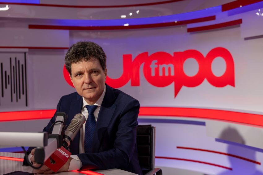 Război mediatic: Europa FM vs. Realitatea Plus după interviul cu Nicușor Dan