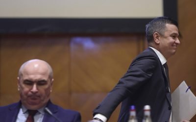 Bolojan, întrebat despre „cutiile de pantofi” și replicile lui Grindeanu Premierul Ilie Bolojan a fost confruntat cu o întrebare inedită, legată de „cutiile de pantofi”, în cadrul unui interviu la Europa FM