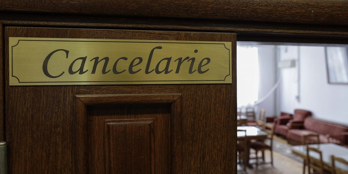 Ministrul Educației pregătește sporuri pentru profesorii supra-solicitați