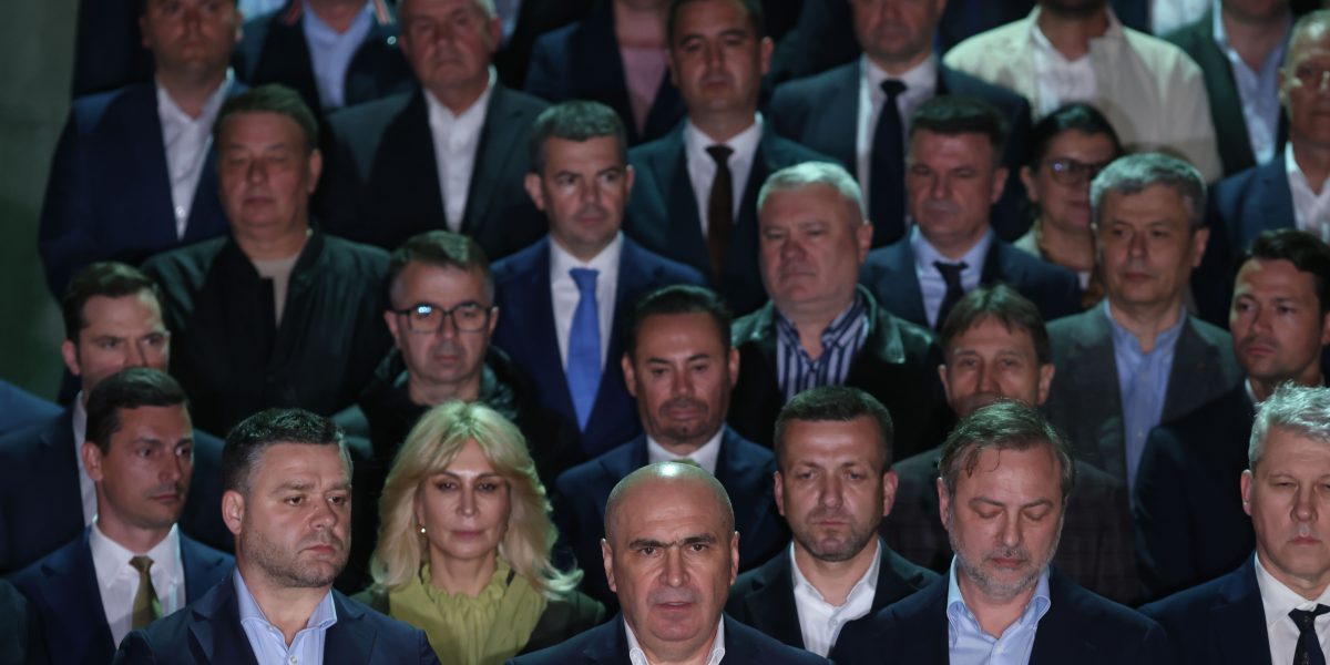 Liberalii tranșează: Ce premier propun dacă Guvernul cade prin moțiune