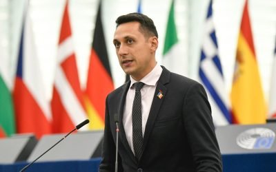 O eventuală retragere a PSD din coaliția de guvernare ar putea deschide calea unei moțiuni de cenzură susținute de AUR, potrivit declarațiilor lui Vlad Gheorghe, consilier onorific al premierului