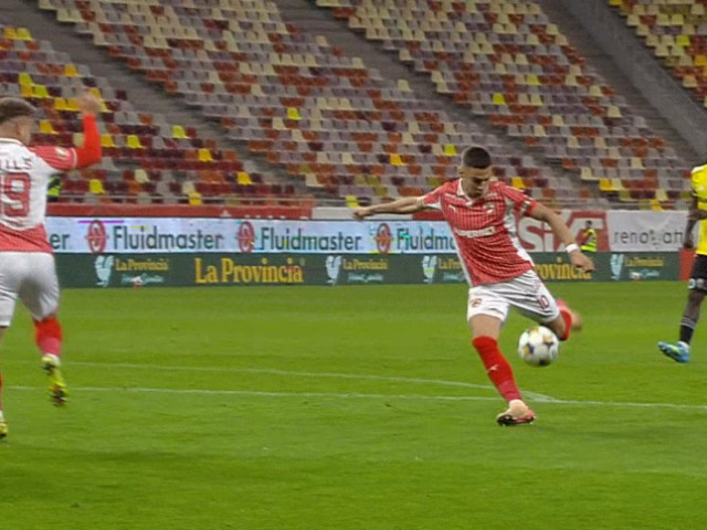 Dinamo – ”U” Cluj, duel capital în Ștefan cel Mare: Bergodi, la un pas de lider!