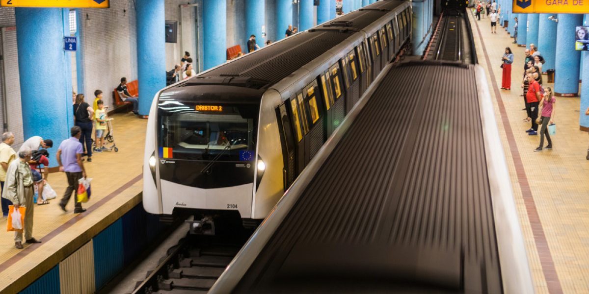 Metrorex propune creșterea tarifelor la metrou cu 40% Utilizatorii de metrou din București se pregătesc pentru scumpiri, odată cu propunerea Metrorex de a majora tarifele de călătorie începând cu 1 mai