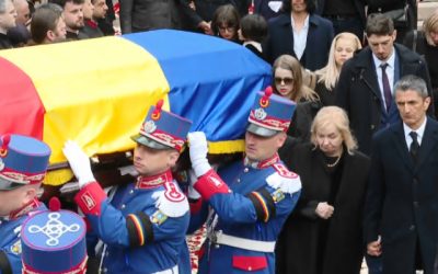 Mircea Lucescu, omagiat cu drapelul României: Ultimul drum