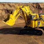 Gigantul de la Komatsu: Excavatorul minier care mută 80 de tone dintr-o cupă