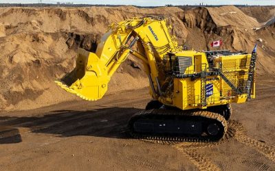 Gigantul de la Komatsu: Excavatorul minier care mută 80 de tone dintr-o cupă