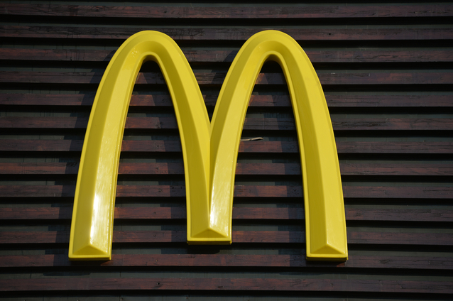 McDonald's îşi schimbă meniul: Lanţul de fast-food...