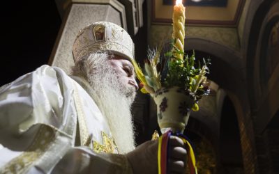 Lumina Sfântă: Ce înseamnă și ce faci dacă se stinge în drum spre casă