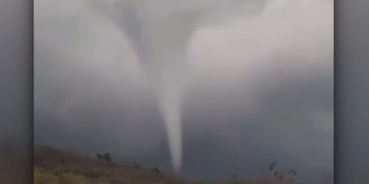 Tornadă în România: Imagini spectaculoase surprinse de un localnic