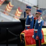 De ce NU a mers Nicușor Dan la catafalcul lui Mircea Lucescu?