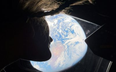 Misiunea Artemis 2, pe cale să doboare recordul de distanță stabilit de Apollo 13 Astronauții de pe Artemis 2, pionieri ai unei noi ere în explorarea lunară, se pregătesc să depășească distanța maximă parcursă de Apollo 13 față de Pământ