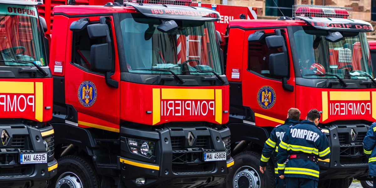 Incendiu devastator la un bloc din Constanța: Mai mulți oameni, prinși în flăcări