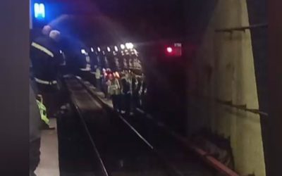 Metroul, BLOCAT pe Magistrala 4: Tavanul galeriei s-a prăbușit peste șine