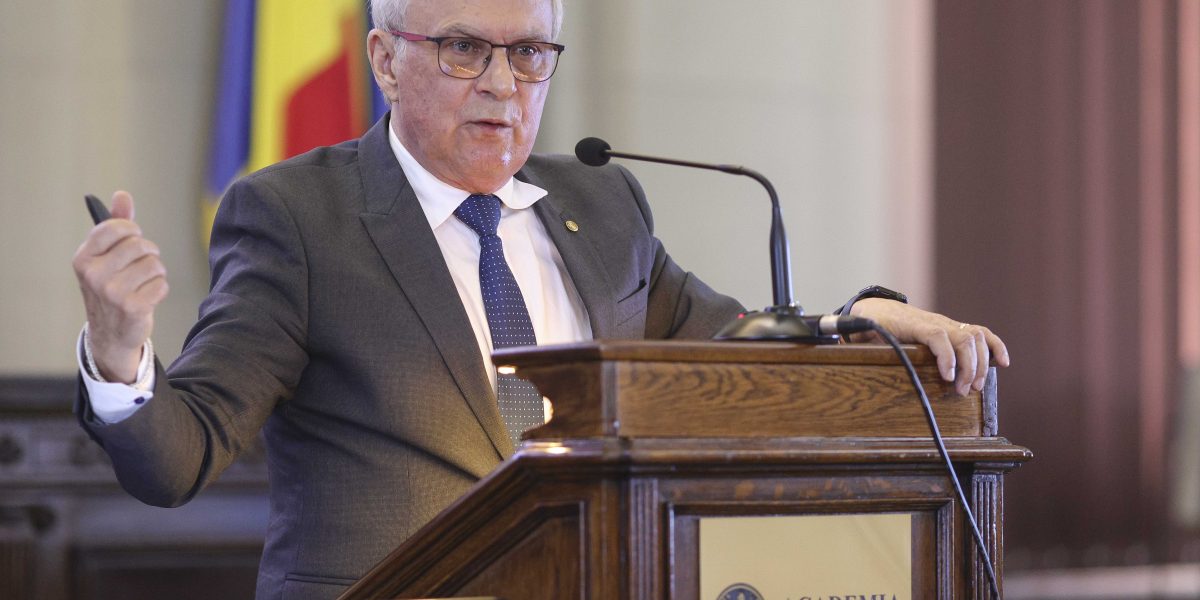 Marius Andruh, noul președinte al Academiei Române