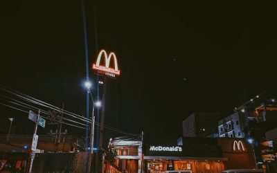 Manager McDonald’s, scuză halucinantă: Educatia mamei, vinovată pentru gafe