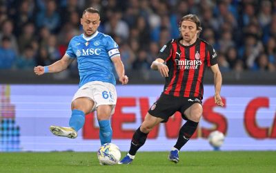 NAPOLI învinge AC MILAN și reaprinde lupta pentru podium în Serie A NAPOLI s-a impus la limită, scor 1-0, în fața celor de la AC MILAN, într-un meci disputat în etapa cu numărul 31 din Serie A
