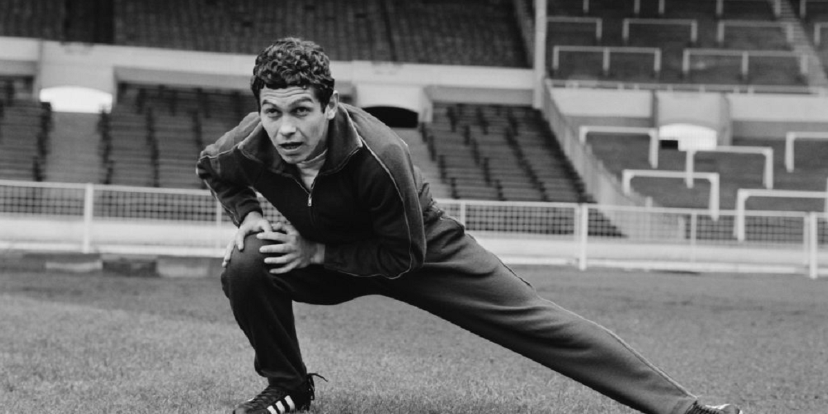 Sicriul lui Mircea Lucescu a fost depus miercuri la Arena Națională, începând cu ora 17:00, oferind astfel tuturor celor care l-au admirat și iubit posibilitatea de a-i aduce un ultim omagiu