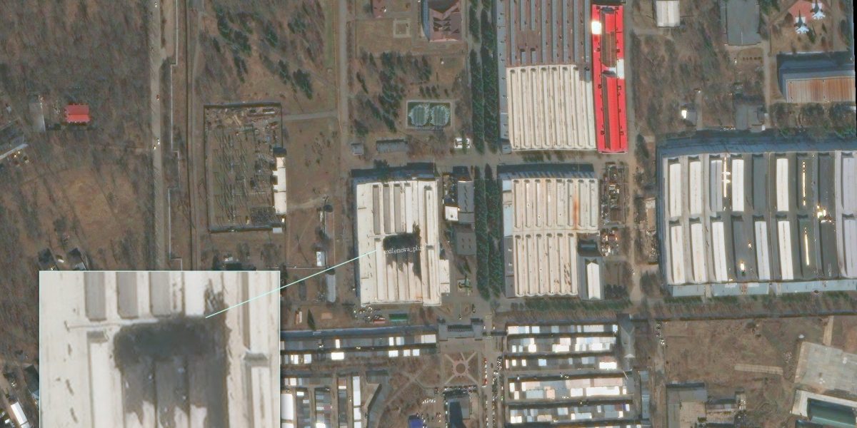 Prăbușire la uzina Rusă: Acoperiș distrus după un incendiu masiv!