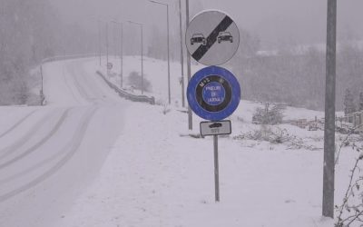 Transalpina, curățată de zăpadă: DRUMARII lucrează pe Rânca – Obârșia Lotrului. Atenție șoferi!