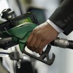 Motorina și benzina s-au scumpit, din nou: cât costă un litru de carburant luni