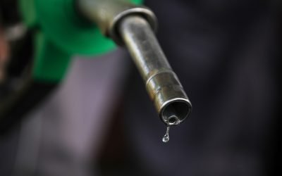 Motorina sub 10 lei: Primele efecte ale ordonanței Guvernului Bucurie pentru șoferi! După o lună de scumpiri constante, prețul carburanților a început să scadă, odată cu intrarea în vigoare a ordonanței Guvernului privind plafonarea adaosului comercial