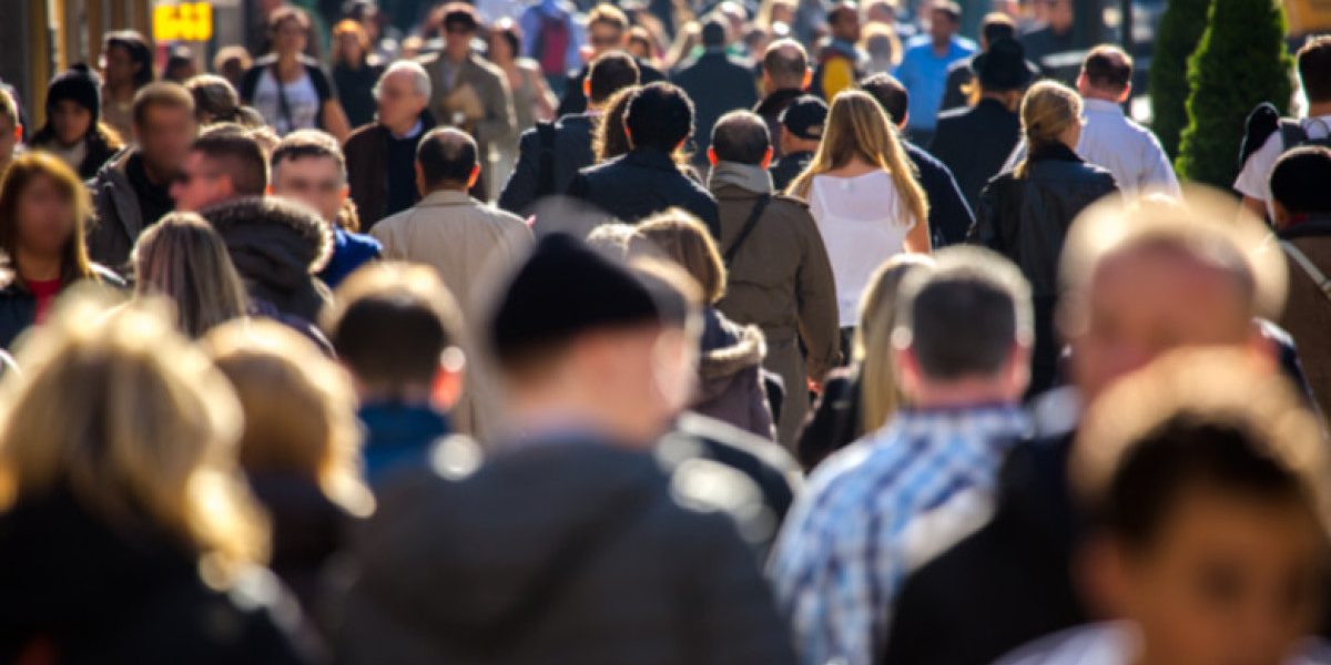 Românii, speriați de războiul Iran: Scumpiri la carburanți și efecte economice