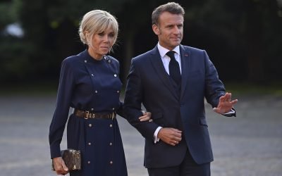 Macron, umilit de Trump la un prânz privat: Răspunsul președintelui francez Președintele francez, Emmanuel Macron, a reacționat cu o reținere calculată la comentariile ofensatoare făcute de omologul său american, Donald Trump, în timpul unui prânz privat la Washington