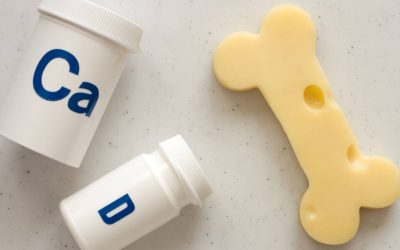 Osteoporoza, o boală silențioasă care ne subțiază oasele: Când și de ce trebuie să ne facem griji București, România – Oasele noastre pot deveni mai fragile fără să ne dăm seama, procesul fiind unul lent și insidios, care se poate opri brusc printr-o căzătură banală soldată cu o fractură