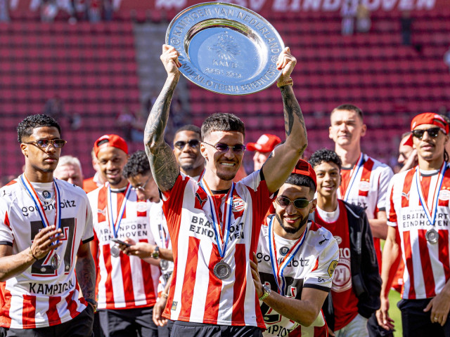 O Olandezii îl pun la zid pe Dennis Man după succesul cu PSV