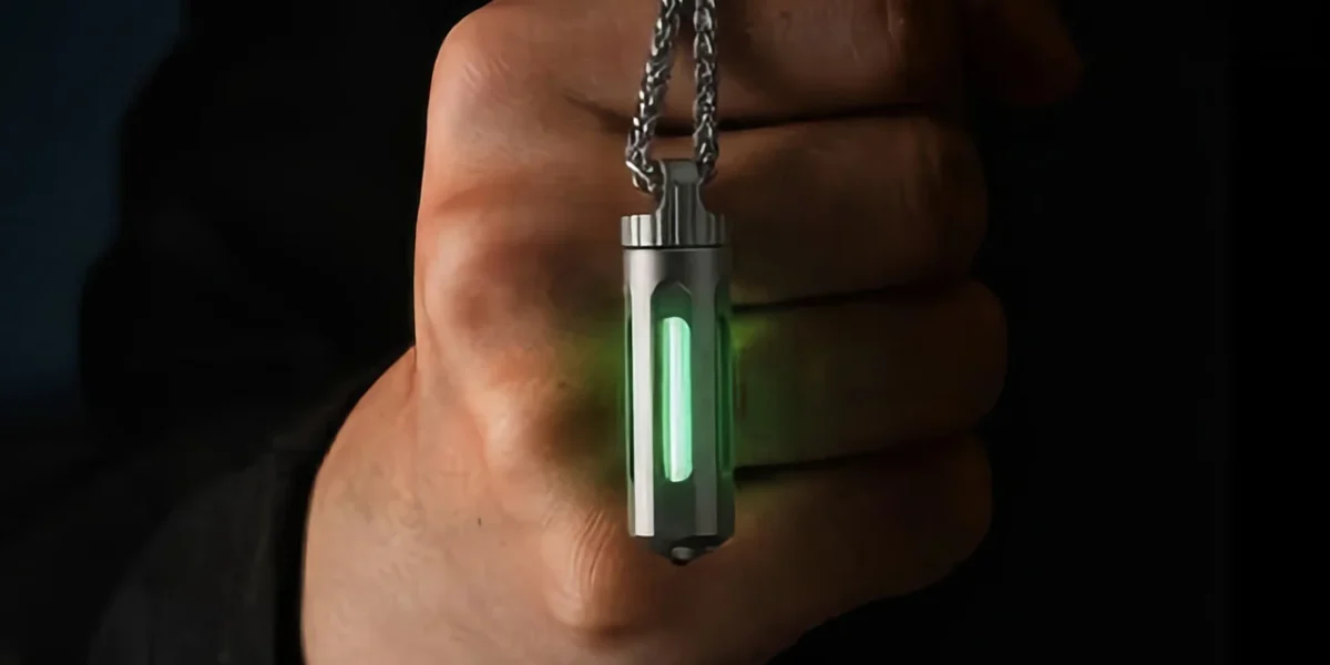 Brelocul din titan ce strălucește 25 de ani: Gadget-ul revoluționar