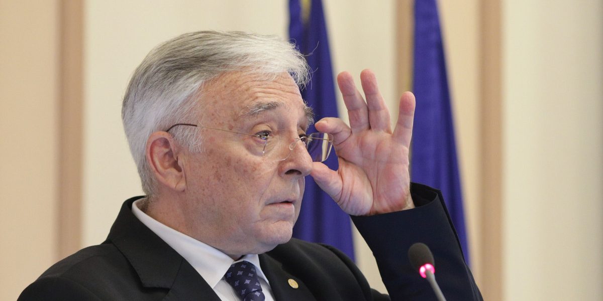 Isărescu: Lumea, sătulă de stabilitate, o prețuiește doar când o pierde