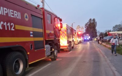 Arsuri grave într-un incendiu din Constanța: Un bărbat a murit la spital