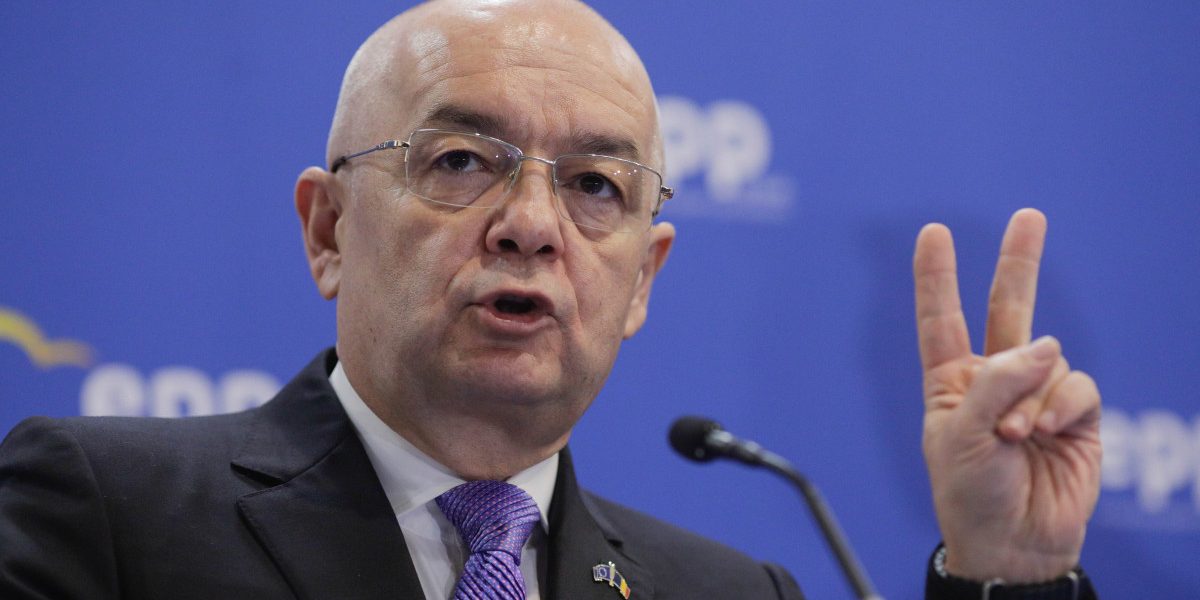 Boc, ultimatum pentru PSD și Opoziție: Cine vrea moțiune, să facă Guvernul!