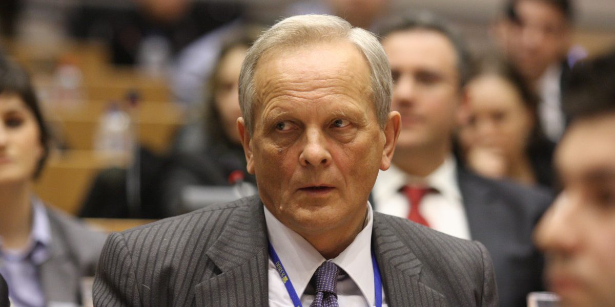 Stolojan: România, țară care se sabotează. Cine va plăti nota de plată?