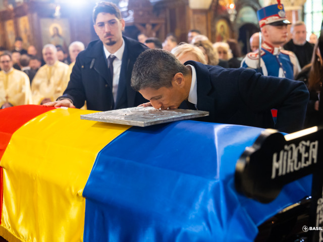 Răzvan Lucescu, sfâșiat de durere: Discurs cutremurător la înmormântarea lui Mircea Lucescu