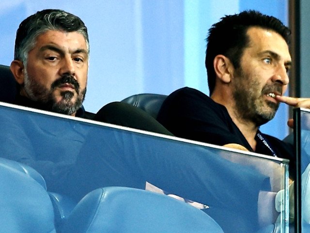 Buffon, demisie de onoare: legendă a fotbalului italian părăsește Federația Gianluigi Buffon, fostul mare portar al Italiei, a demisionat din funcția de șef al delegației echipei naționale, la scurt timp după ce președintele Federației Italiene de Fotbal, Gabriele Gravina, și-a anunțat demisia