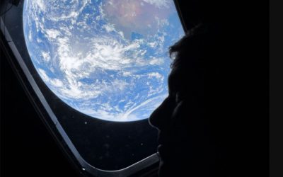 Artemis 2: Astronauții au văzut fața ascunsă a Lunii Astronauții misiunii Artemis 2 a NASA au parcurs două treimi din drumul spre Lună, oferind lumii imagini spectaculoase și o experiență unică