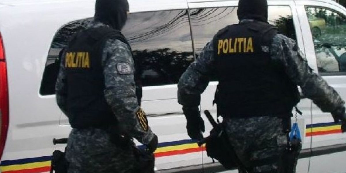 Droguri de 8 kg confiscate în Vrancea: Patru reținuți după percheziții