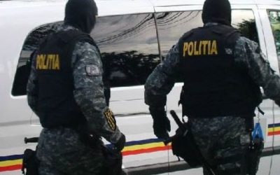Droguri de 8 kg confiscate în Vrancea: Patru reținuți după percheziții