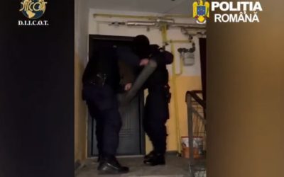 Percheziții-fulger: Traficanți de droguri, prinși în 3 județe. Elevi, clienți fideli