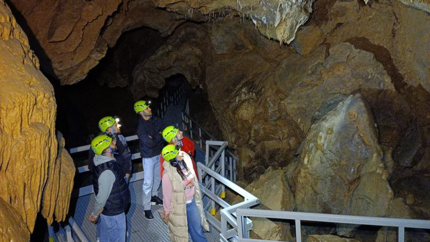 Grota Ursului, bijuteria din Arad, RE-DESCHISĂ: Luminile, aproape gata