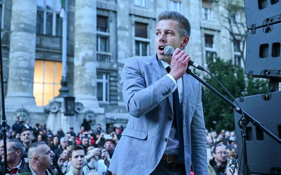 Sondaj: Partidul lui Peter Magyar, cu un avans considerabil în fața Fidesz-ului lui Viktor Orban Partidul de opoziție Tisza, condus de Peter Magyar, înregistrează un avans semnificativ față de formațiunea politică Fidesz a premierului ungar Viktor Orban, conform unui sondaj realizat la sfârșitul lunii martie de Centrul de Cercetare 21