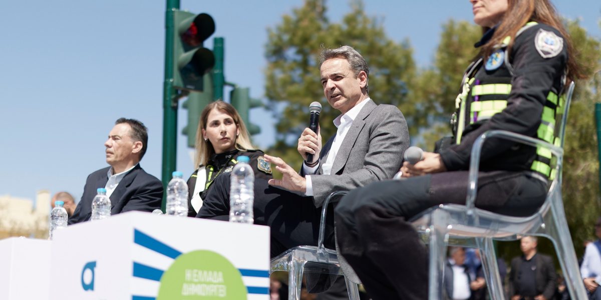 Grecia: Premierul anunță camere pe șosele. Amenzi dure pentru șoferi