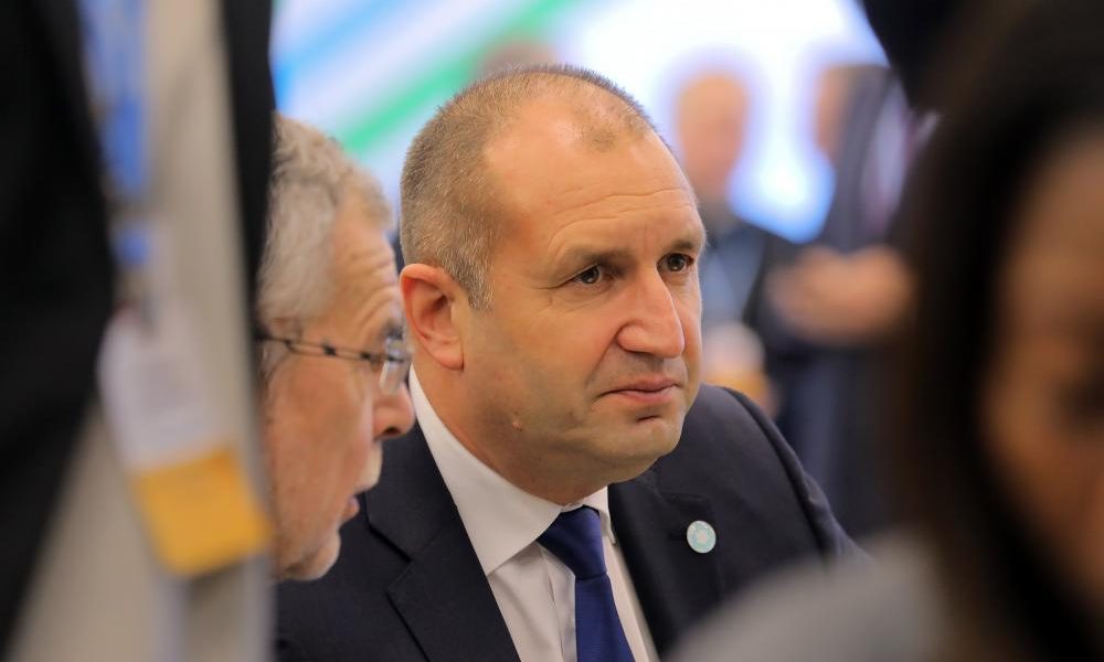 Alegeri Bulgaria: Radev, fost președinte, pe cale să câștige detașat