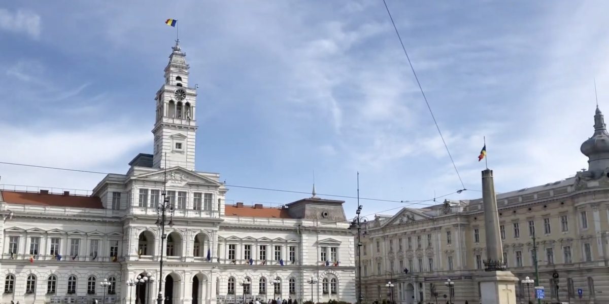 Primăria Arad scapă de disponibilizări: Niciun angajat nu-și pierde locul de muncă
