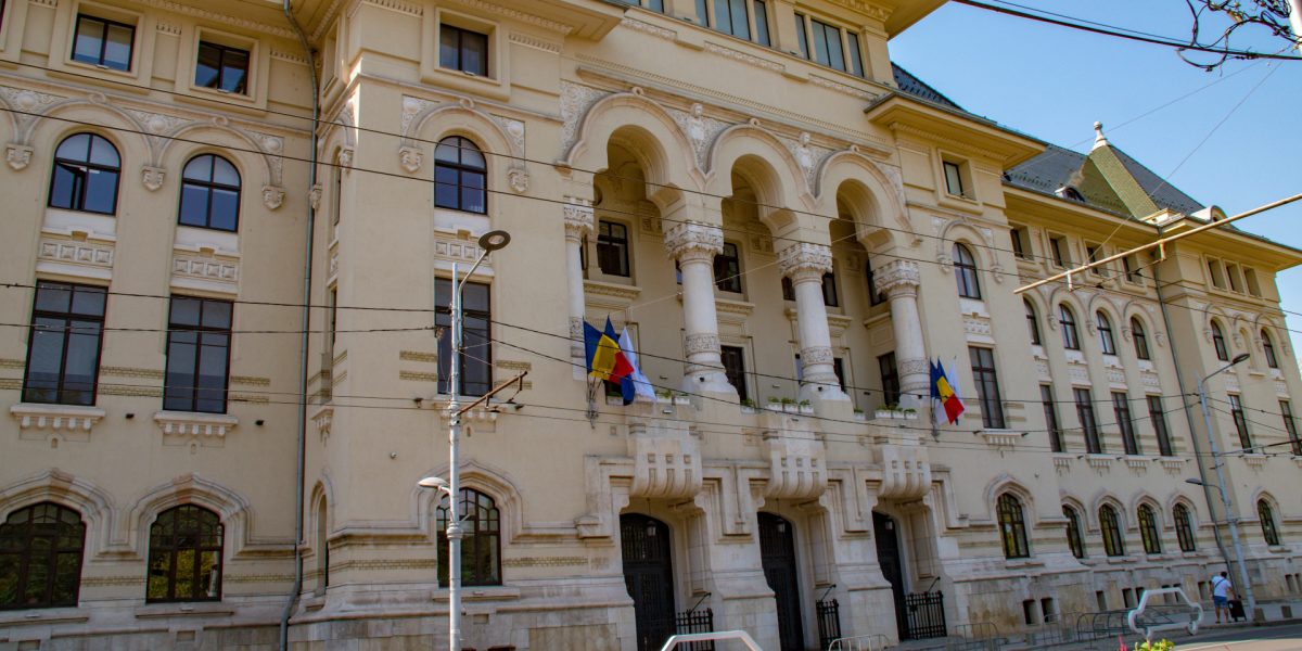 București: Primarul decide: Panourile anti-cezariană, date jos, după reacții