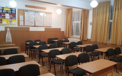 Programele pentru clasa a IX-a, aproape gata: Manualele, așteptate din toamnă Programele școlare pentru clasa a IX-a sunt pe cale să fie finalizate, cu manualele așteptate să ajungă în școli odată cu începerea noului an școlar